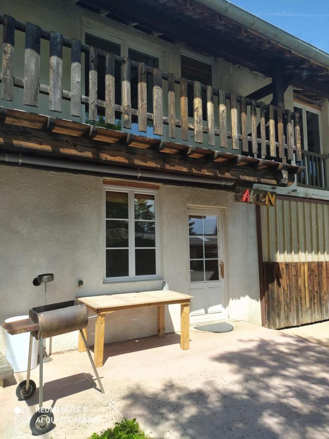 Le Saloon Hotel Chazey-sur-Ain Bagian luar foto
